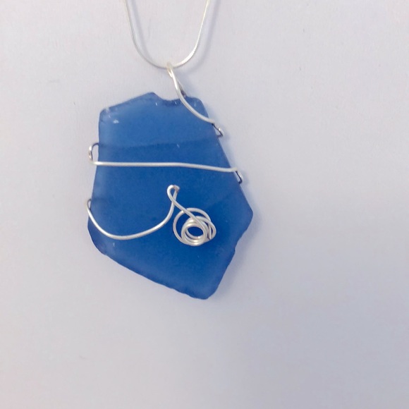 Beautiful Handcrafted Wired Sea Glass Necklace - Picture 3 of 5
